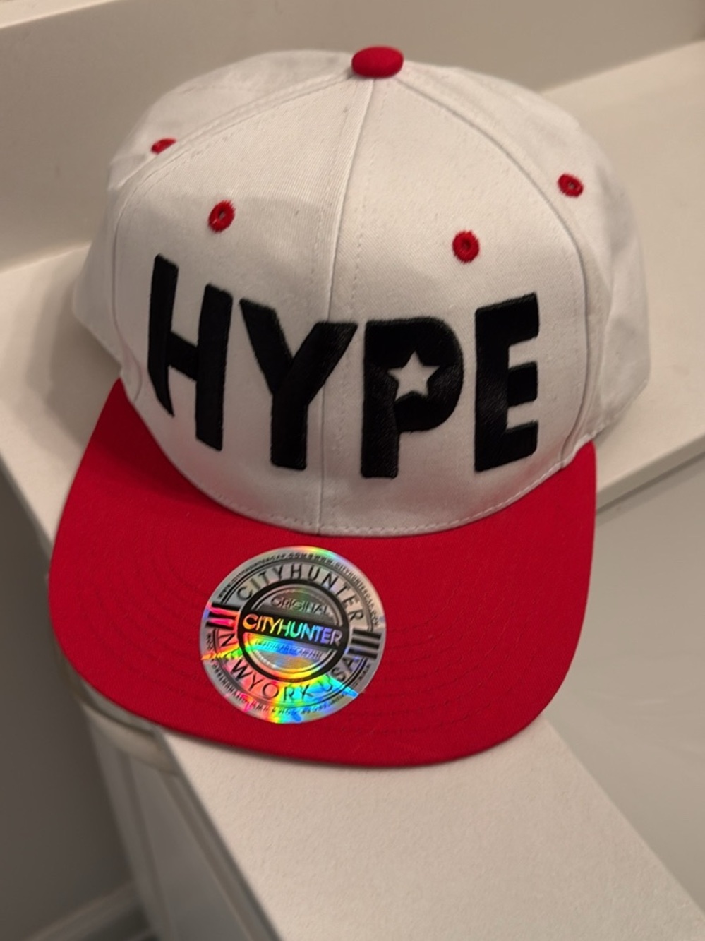 City Hunter HYPE Snapback Hat - White and Red
